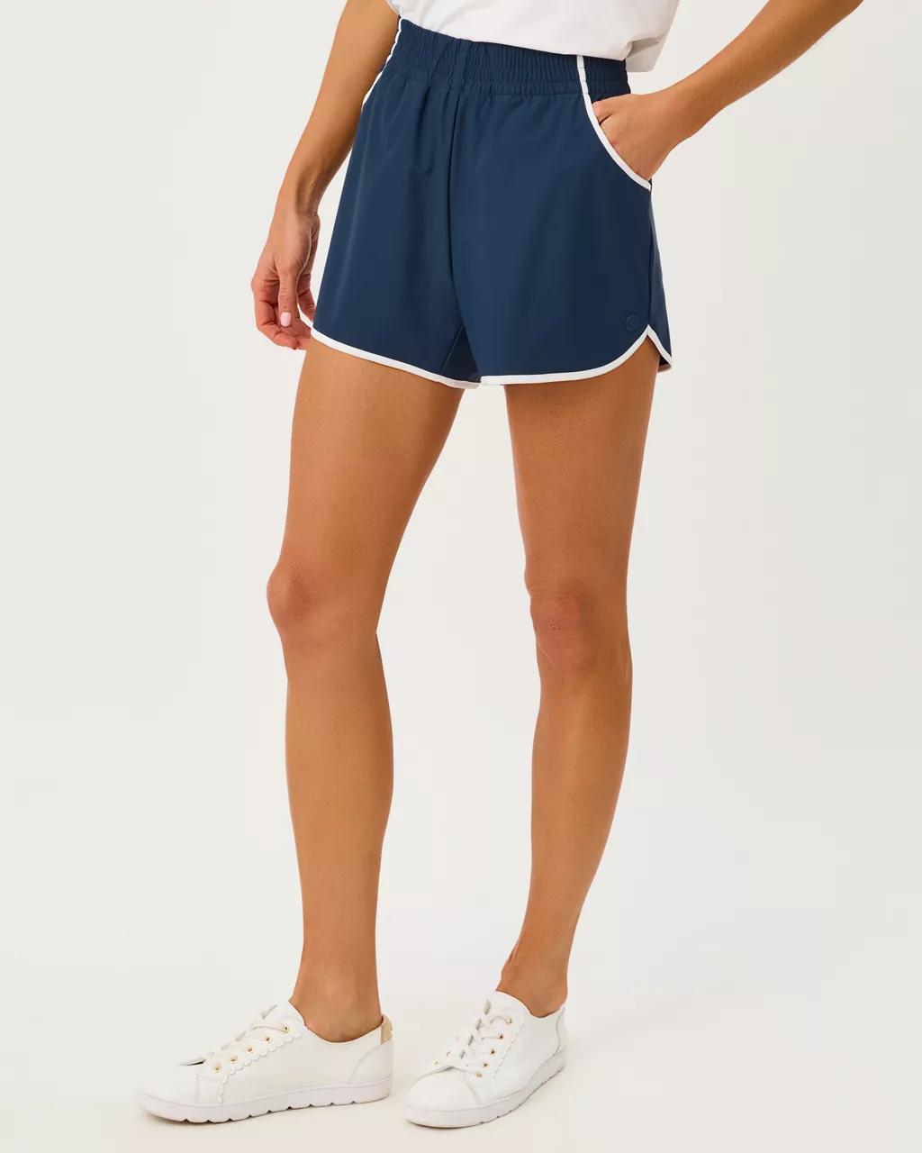 Lilly Pulitzer - UPF 50+ Luxletic 4" Backcourt Short - Low Tide Navy