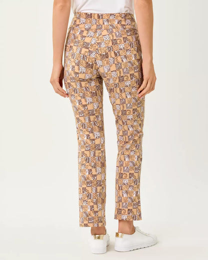 Lilly Pulitzer - UPF 50+ Luxletic 28" Corso Kick Flare Pant - Iced Latte